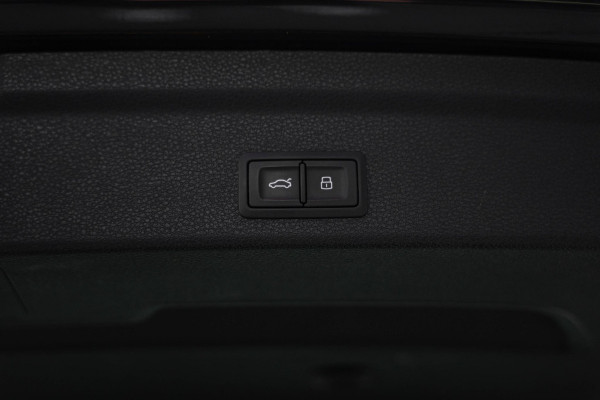 Audi Q3 Sportback 45 TFSI e Business Edition |Pano|Dodehoek|ACC|Elek. Stoelen|Ambient|