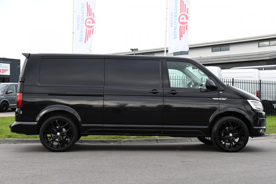 Volkswagen Transporter 2.0 TDI L2H1 Black Edition Highline Adaptieve Cruise, Camera, Carplay, Leder, Trekhaak, Sensoren, 150pk, Automaat, Uniek!