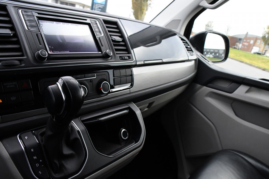 Volkswagen Transporter 2.0 TDI L2H1 Black Edition Highline Adaptieve Cruise, Camera, Carplay, Leder, Trekhaak, Sensoren, 150pk, Automaat, Uniek!