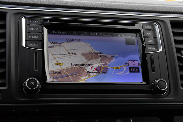 Volkswagen Transporter 2.0 TDI L2H1 Black Edition Highline Adaptieve Cruise, Camera, Carplay, Leder, Trekhaak, Sensoren, 150pk, Automaat, Uniek!