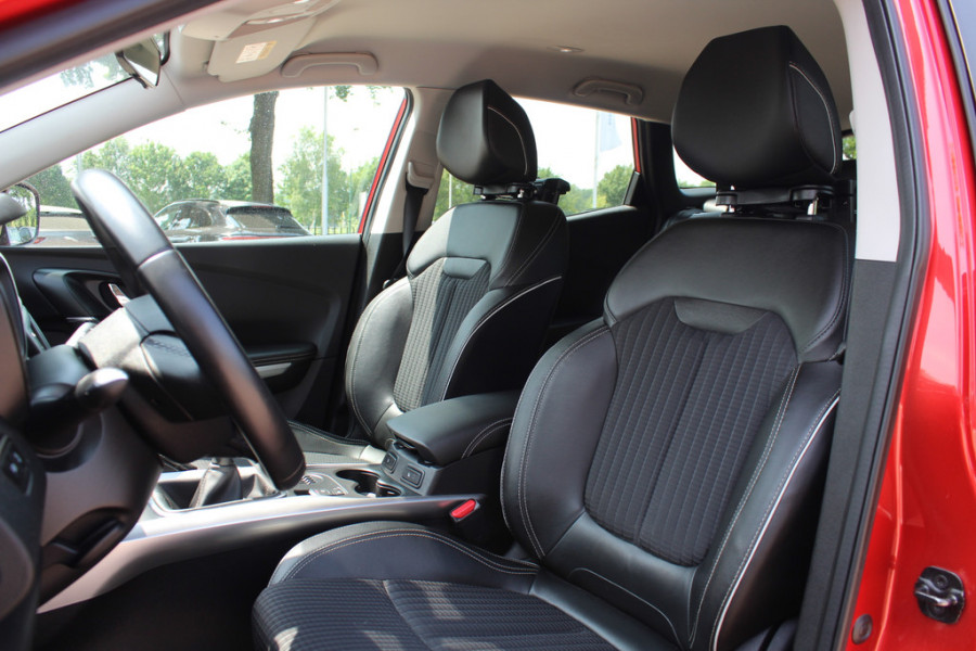 Renault Kadjar 1.2 TCe Intens / Trekhaak / Navigatie / Parkeerhulp V+A / Cruise Control / DAB / Keyless entry / 17'' / Stoelverwarming