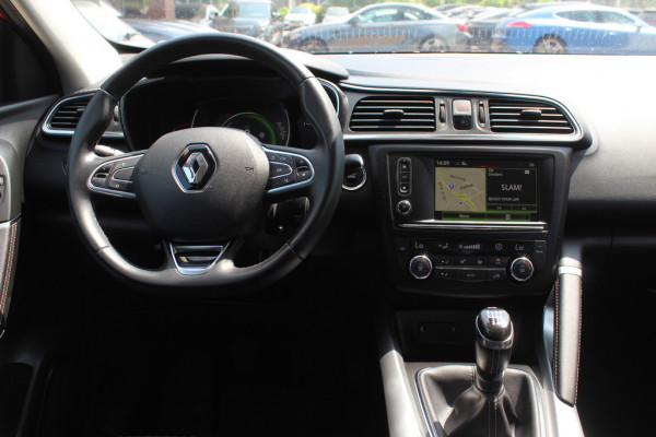 Renault Kadjar 1.2 TCe Intens / Trekhaak / Navigatie / Parkeerhulp V+A / Cruise Control / DAB / Keyless entry / 17'' / Stoelverwarming