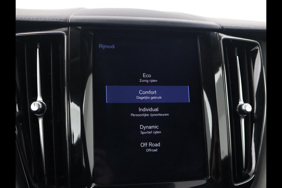 Volvo XC60 2.0 T4 INSCRIPTION + TREKHAAK WEGKL. 2300 KG | PANORAMA | HEAD-UP | 21 INCH | ADAPTIVE CRUISE CONTROL