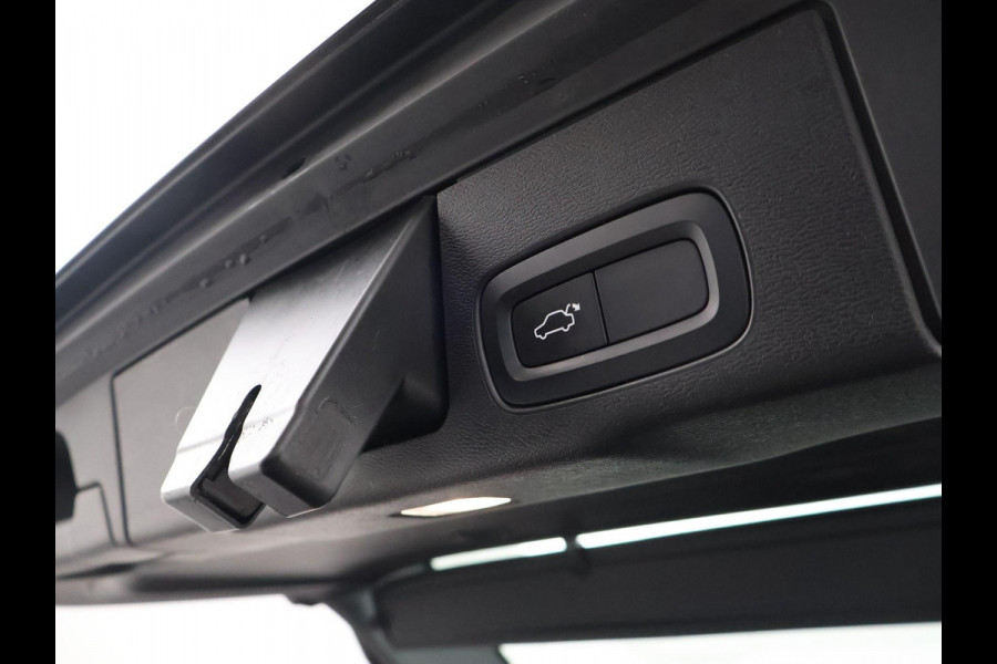 Volvo XC60 2.0 T4 INSCRIPTION + TREKHAAK WEGKL. 2300 KG | PANORAMA | HEAD-UP | 21 INCH | ADAPTIVE CRUISE CONTROL