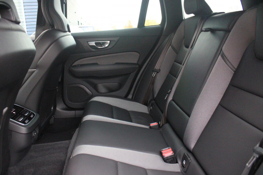 Volvo V60 2.0 B4 211PK PLUS DARK |19" 5-MULTI SPAAKS BLACK DIAMOND CUT LICHTMETALEN VELGEN  | PILOT ASSIST | REMOTE START | APPLE CARPLAY / ANDROID AUTO | NAVIGATIE BY GOOGLE | DRAADLOZE TELEFOONLADER | PARK ASSIST - ACHTERUITRIJCAMERA EN PAKEERSENSOREN VOOR + ACHTER |  ADAPTIEVE CRUISECONTROL | R-DESIGN BEKLEDING MET NAPPA LEDER I.C.M. OPEN GRID TEXTIEL | POWERSEATS - BEIDE VOORSTOELEN ELEKTRISCH VERSTELBAAR MET GEHEUGENFUNCTIE | STOELVERWARMING | SFEERVERLICHTING | LIGHTING PACK - FULL LED KOPLAMPEN MET ACTIEF GROOTLICHT EN KOPLAMPSPROEIERS | LED MISTLAMPEN | INTELLSAFE SURROU