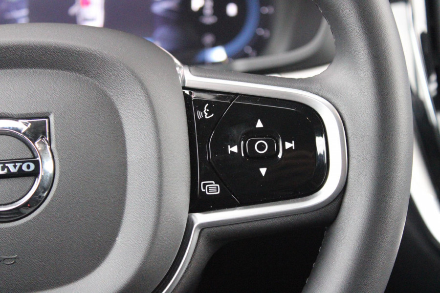 Volvo V60 2.0 B4 211PK PLUS DARK |19" 5-MULTI SPAAKS BLACK DIAMOND CUT LICHTMETALEN VELGEN  | PILOT ASSIST | REMOTE START | APPLE CARPLAY / ANDROID AUTO | NAVIGATIE BY GOOGLE | DRAADLOZE TELEFOONLADER | PARK ASSIST - ACHTERUITRIJCAMERA EN PAKEERSENSOREN VOOR + ACHTER |  ADAPTIEVE CRUISECONTROL | R-DESIGN BEKLEDING MET NAPPA LEDER I.C.M. OPEN GRID TEXTIEL | POWERSEATS - BEIDE VOORSTOELEN ELEKTRISCH VERSTELBAAR MET GEHEUGENFUNCTIE | STOELVERWARMING | SFEERVERLICHTING | LIGHTING PACK - FULL LED KOPLAMPEN MET ACTIEF GROOTLICHT EN KOPLAMPSPROEIERS | LED MISTLAMPEN | INTELLSAFE SURROU