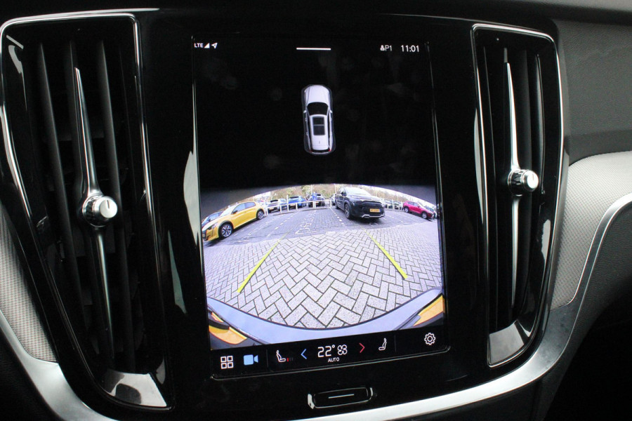 Volvo V60 2.0 B4 211PK PLUS DARK |19" 5-MULTI SPAAKS BLACK DIAMOND CUT LICHTMETALEN VELGEN  | PILOT ASSIST | REMOTE START | APPLE CARPLAY / ANDROID AUTO | NAVIGATIE BY GOOGLE | DRAADLOZE TELEFOONLADER | PARK ASSIST - ACHTERUITRIJCAMERA EN PAKEERSENSOREN VOOR + ACHTER |  ADAPTIEVE CRUISECONTROL | R-DESIGN BEKLEDING MET NAPPA LEDER I.C.M. OPEN GRID TEXTIEL | POWERSEATS - BEIDE VOORSTOELEN ELEKTRISCH VERSTELBAAR MET GEHEUGENFUNCTIE | STOELVERWARMING | SFEERVERLICHTING | LIGHTING PACK - FULL LED KOPLAMPEN MET ACTIEF GROOTLICHT EN KOPLAMPSPROEIERS | LED MISTLAMPEN | INTELLSAFE SURROU