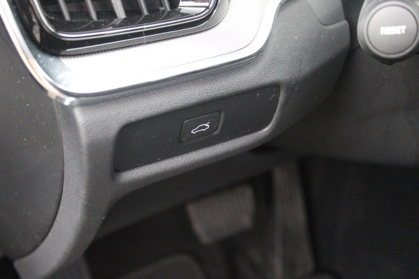 Volvo V60 2.0 B4 211PK PLUS DARK |19" 5-MULTI SPAAKS BLACK DIAMOND CUT LICHTMETALEN VELGEN  | PILOT ASSIST | REMOTE START | APPLE CARPLAY / ANDROID AUTO | NAVIGATIE BY GOOGLE | DRAADLOZE TELEFOONLADER | PARK ASSIST - ACHTERUITRIJCAMERA EN PAKEERSENSOREN VOOR + ACHTER |  ADAPTIEVE CRUISECONTROL | R-DESIGN BEKLEDING MET NAPPA LEDER I.C.M. OPEN GRID TEXTIEL | POWERSEATS - BEIDE VOORSTOELEN ELEKTRISCH VERSTELBAAR MET GEHEUGENFUNCTIE | STOELVERWARMING | SFEERVERLICHTING | LIGHTING PACK - FULL LED KOPLAMPEN MET ACTIEF GROOTLICHT EN KOPLAMPSPROEIERS | LED MISTLAMPEN | INTELLSAFE SURROU