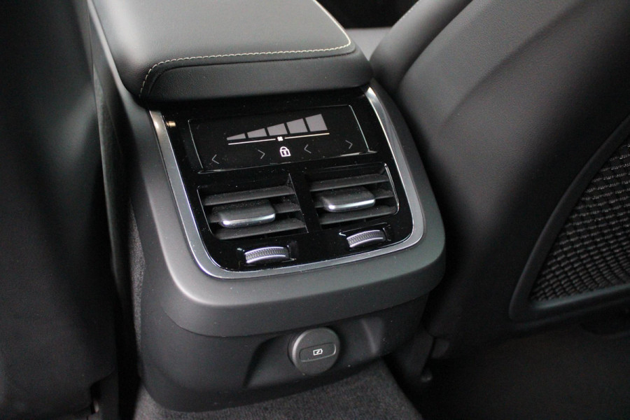 Volvo V60 2.0 B4 211PK PLUS DARK |19" 5-MULTI SPAAKS BLACK DIAMOND CUT LICHTMETALEN VELGEN  | PILOT ASSIST | REMOTE START | APPLE CARPLAY / ANDROID AUTO | NAVIGATIE BY GOOGLE | DRAADLOZE TELEFOONLADER | PARK ASSIST - ACHTERUITRIJCAMERA EN PAKEERSENSOREN VOOR + ACHTER |  ADAPTIEVE CRUISECONTROL | R-DESIGN BEKLEDING MET NAPPA LEDER I.C.M. OPEN GRID TEXTIEL | POWERSEATS - BEIDE VOORSTOELEN ELEKTRISCH VERSTELBAAR MET GEHEUGENFUNCTIE | STOELVERWARMING | SFEERVERLICHTING | LIGHTING PACK - FULL LED KOPLAMPEN MET ACTIEF GROOTLICHT EN KOPLAMPSPROEIERS | LED MISTLAMPEN | INTELLSAFE SURROU