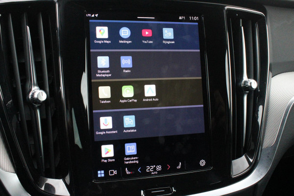 Volvo V60 2.0 B4 211PK PLUS DARK |19" 5-MULTI SPAAKS BLACK DIAMOND CUT LICHTMETALEN VELGEN  | PILOT ASSIST | REMOTE START | APPLE CARPLAY / ANDROID AUTO | NAVIGATIE BY GOOGLE | DRAADLOZE TELEFOONLADER | PARK ASSIST - ACHTERUITRIJCAMERA EN PAKEERSENSOREN VOOR + ACHTER |  ADAPTIEVE CRUISECONTROL | R-DESIGN BEKLEDING MET NAPPA LEDER I.C.M. OPEN GRID TEXTIEL | POWERSEATS - BEIDE VOORSTOELEN ELEKTRISCH VERSTELBAAR MET GEHEUGENFUNCTIE | STOELVERWARMING | SFEERVERLICHTING | LIGHTING PACK - FULL LED KOPLAMPEN MET ACTIEF GROOTLICHT EN KOPLAMPSPROEIERS | LED MISTLAMPEN | INTELLSAFE SURROU