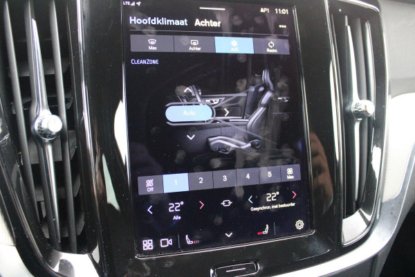 Volvo V60 2.0 B4 211PK PLUS DARK |19" 5-MULTI SPAAKS BLACK DIAMOND CUT LICHTMETALEN VELGEN  | PILOT ASSIST | REMOTE START | APPLE CARPLAY / ANDROID AUTO | NAVIGATIE BY GOOGLE | DRAADLOZE TELEFOONLADER | PARK ASSIST - ACHTERUITRIJCAMERA EN PAKEERSENSOREN VOOR + ACHTER |  ADAPTIEVE CRUISECONTROL | R-DESIGN BEKLEDING MET NAPPA LEDER I.C.M. OPEN GRID TEXTIEL | POWERSEATS - BEIDE VOORSTOELEN ELEKTRISCH VERSTELBAAR MET GEHEUGENFUNCTIE | STOELVERWARMING | SFEERVERLICHTING | LIGHTING PACK - FULL LED KOPLAMPEN MET ACTIEF GROOTLICHT EN KOPLAMPSPROEIERS | LED MISTLAMPEN | INTELLSAFE SURROU