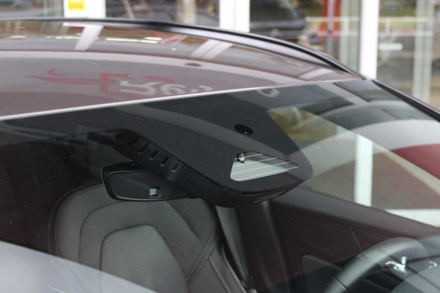 Volvo V60 2.0 B4 211PK PLUS DARK |19" 5-MULTI SPAAKS BLACK DIAMOND CUT LICHTMETALEN VELGEN  | PILOT ASSIST | REMOTE START | APPLE CARPLAY / ANDROID AUTO | NAVIGATIE BY GOOGLE | DRAADLOZE TELEFOONLADER | PARK ASSIST - ACHTERUITRIJCAMERA EN PAKEERSENSOREN VOOR + ACHTER |  ADAPTIEVE CRUISECONTROL | R-DESIGN BEKLEDING MET NAPPA LEDER I.C.M. OPEN GRID TEXTIEL | POWERSEATS - BEIDE VOORSTOELEN ELEKTRISCH VERSTELBAAR MET GEHEUGENFUNCTIE | STOELVERWARMING | SFEERVERLICHTING | LIGHTING PACK - FULL LED KOPLAMPEN MET ACTIEF GROOTLICHT EN KOPLAMPSPROEIERS | LED MISTLAMPEN | INTELLSAFE SURROU