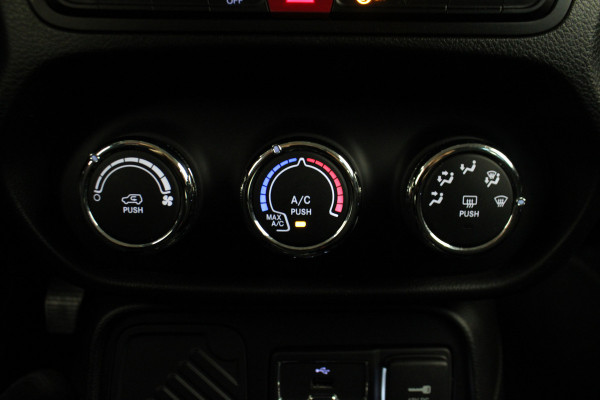 Jeep Renegade 1.4 MultiAir Night Eagle II