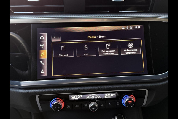 Audi Q3 35 TFSI S edition Automaat | Zwart optiek | Navigatiesysteem | Half-leer | Getint glas | Cruise & climate control | Lane assist