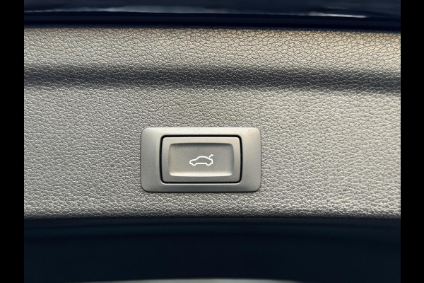 Audi Q3 35 TFSI S edition Automaat | Zwart optiek | Navigatiesysteem | Half-leer | Getint glas | Cruise & climate control | Lane assist