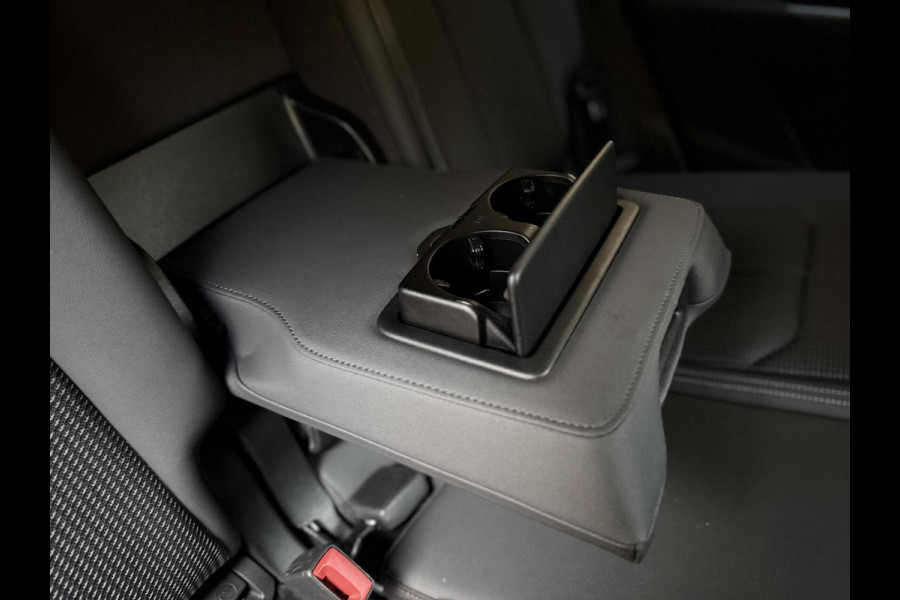 Audi Q3 35 TFSI S edition Automaat | Zwart optiek | Navigatiesysteem | Half-leer | Getint glas | Cruise & climate control | Lane assist