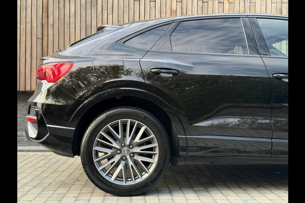 Audi Q3 35 TFSI S edition Automaat | Zwart optiek | Navigatiesysteem | Half-leer | Getint glas | Cruise & climate control | Lane assist