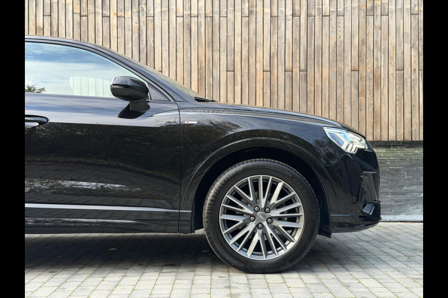 Audi Q3 35 TFSI S edition Automaat | Zwart optiek | Navigatiesysteem | Half-leer | Getint glas | Cruise & climate control | Lane assist