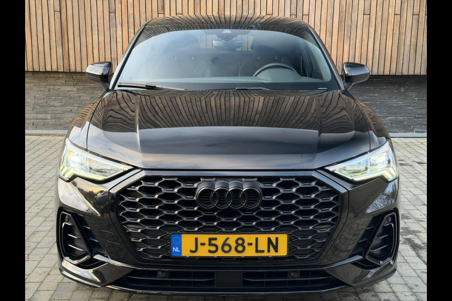 Audi Q3 35 TFSI S edition Automaat | Zwart optiek | Navigatiesysteem | Half-leer | Getint glas | Cruise & climate control | Lane assist