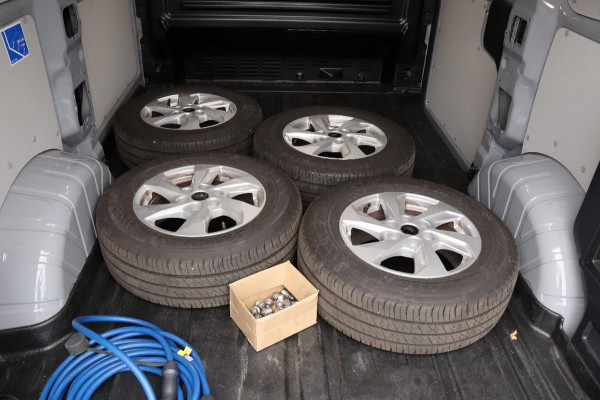 Ford E-Transit Custom L1H1 65kWh l NAVI l PRO POWER l 18 INCH l 360 CAMERA l NARDO GREY