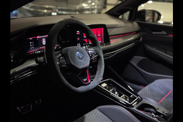 Volkswagen Golf 2.0 TSI GTI CLUBSPORT '45 Jahre' UNIEK | NIEUWSTAAT | VOL!