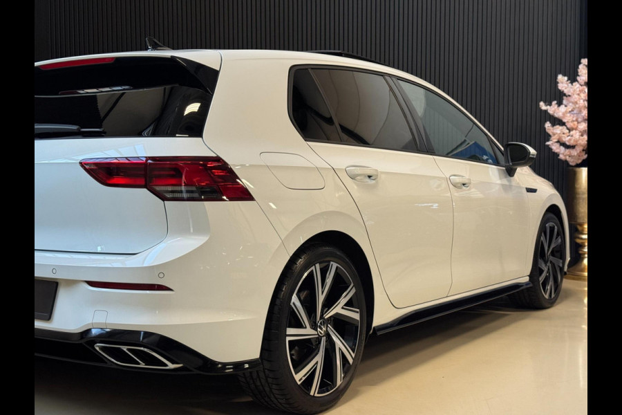 Volkswagen Golf 1.5 TSI R-Line | PANORAMA | CAMERA | LAGE KM!