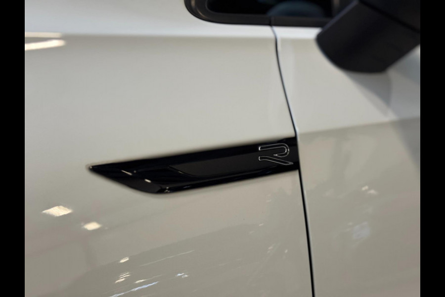 Volkswagen Golf 1.5 TSI R-Line | PANORAMA | CAMERA | LAGE KM!