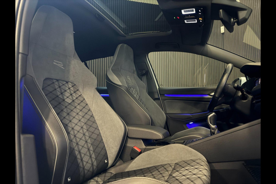 Volkswagen Golf 1.5 TSI R-Line | PANORAMA | CAMERA | LAGE KM!