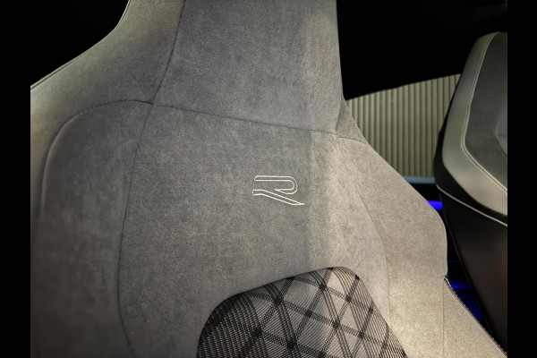 Volkswagen Golf 1.5 TSI R-Line | PANORAMA | CAMERA | LAGE KM!