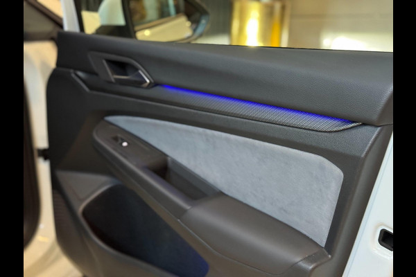 Volkswagen Golf 1.5 TSI R-Line | PANORAMA | CAMERA | LAGE KM!