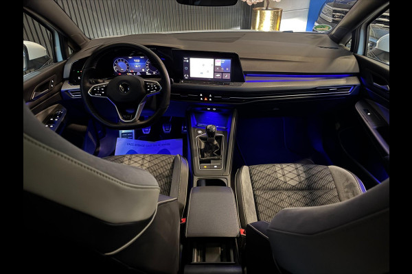 Volkswagen Golf 1.5 TSI R-Line | PANORAMA | CAMERA | LAGE KM!