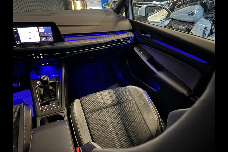 Volkswagen Golf 1.5 TSI R-Line | PANORAMA | CAMERA | LAGE KM!