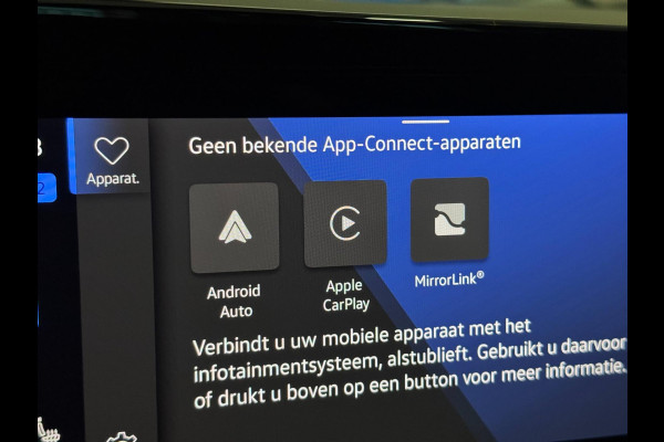 Volkswagen Golf 1.5 TSI R-Line | PANORAMA | CAMERA | LAGE KM!