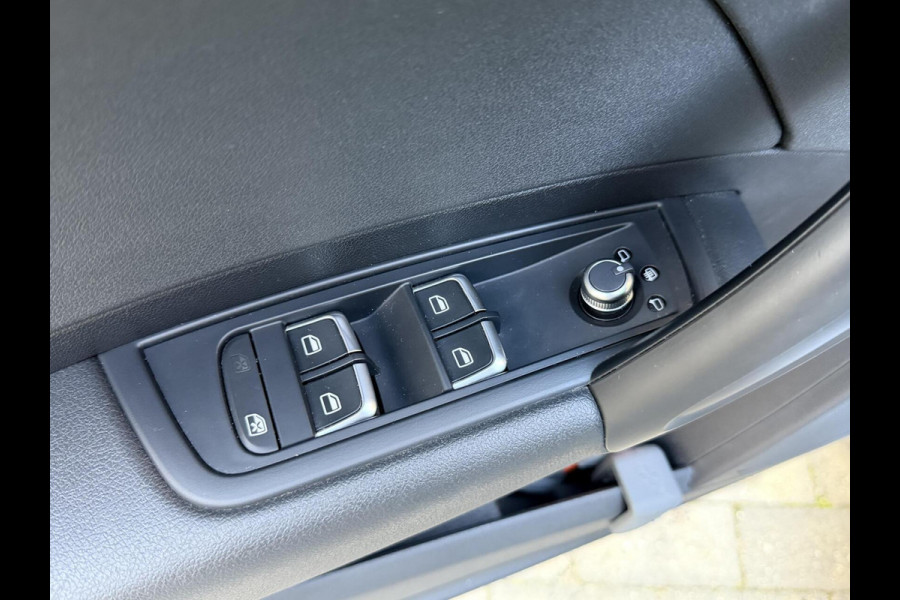 Audi A1 Sportback 1.0 TFSI Adrenalin Handgeschakeld | S-line exterieur | Airconditioning | Cruise control | Navigatie voorbereiding | Pi