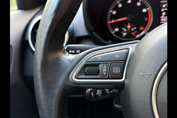 Audi A1 Sportback 1.0 TFSI Adrenalin Handgeschakeld | S-line exterieur | Airconditioning | Cruise control | Navigatie voorbereiding | Pi