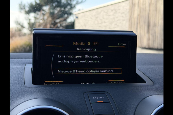 Audi A1 Sportback 1.0 TFSI Adrenalin Handgeschakeld | S-line exterieur | Airconditioning | Cruise control | Navigatie voorbereiding | Pi