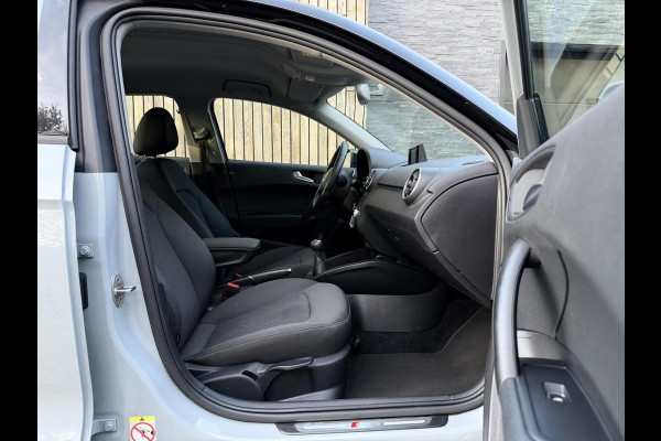 Audi A1 Sportback 1.0 TFSI Adrenalin Handgeschakeld | S-line exterieur | Airconditioning | Cruise control | Navigatie voorbereiding | Pi