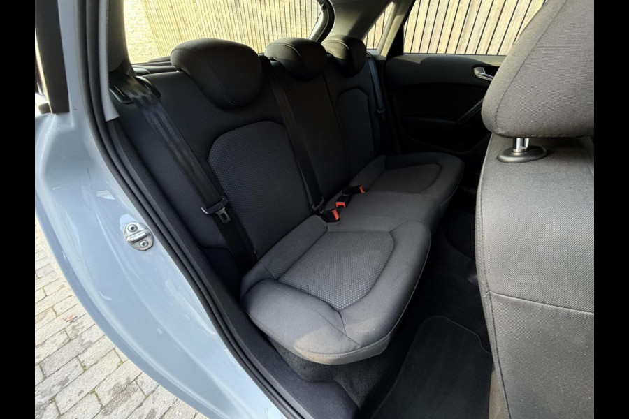 Audi A1 Sportback 1.0 TFSI Adrenalin Handgeschakeld | S-line exterieur | Airconditioning | Cruise control | Navigatie voorbereiding | Pi