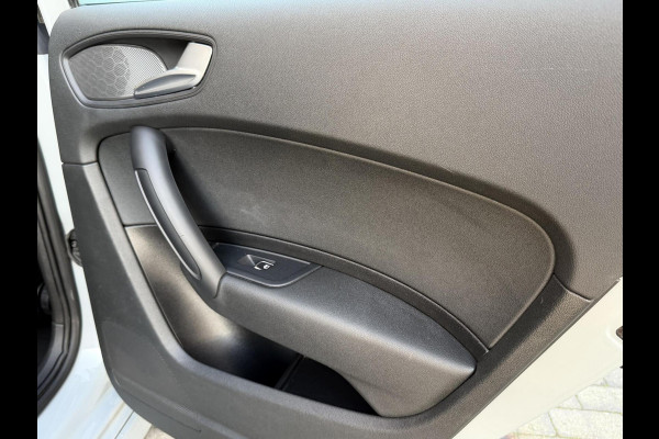 Audi A1 Sportback 1.0 TFSI Adrenalin Handgeschakeld | S-line exterieur | Airconditioning | Cruise control | Navigatie voorbereiding | Pi