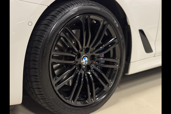 BMW 5 Serie Touring 530i xDrive M Sport | PANO | HUD | LED | SFEERVERLICHTING