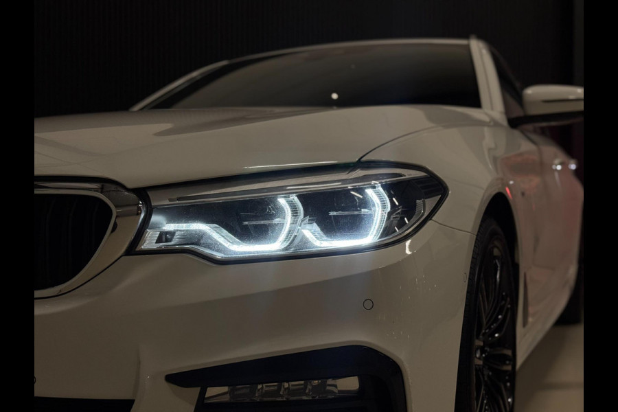 BMW 5 Serie Touring 530i xDrive M Sport | PANO | HUD | LED | SFEERVERLICHTING