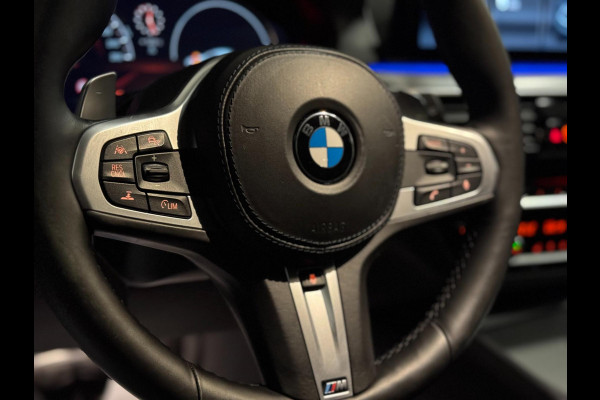 BMW 5 Serie Touring 530i xDrive M Sport | PANO | HUD | LED | SFEERVERLICHTING