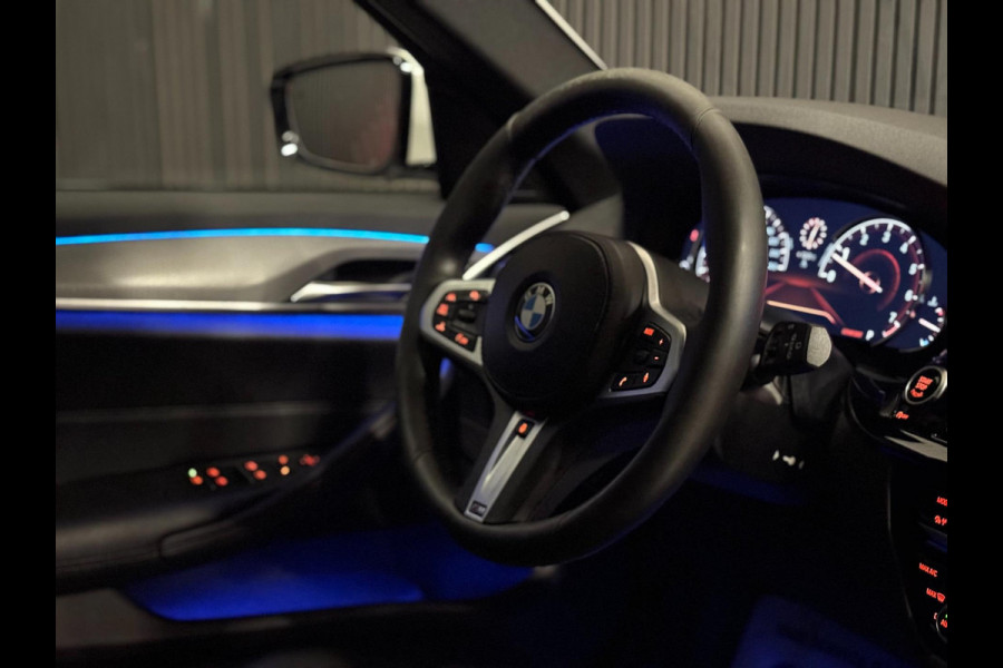 BMW 5 Serie Touring 530i xDrive M Sport | PANO | HUD | LED | SFEERVERLICHTING