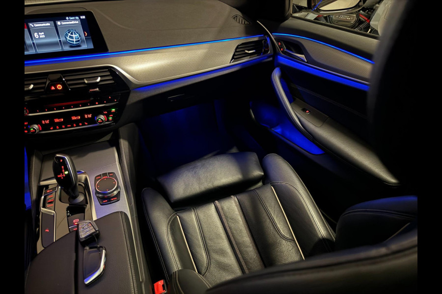 BMW 5 Serie Touring 530i xDrive M Sport | PANO | HUD | LED | SFEERVERLICHTING