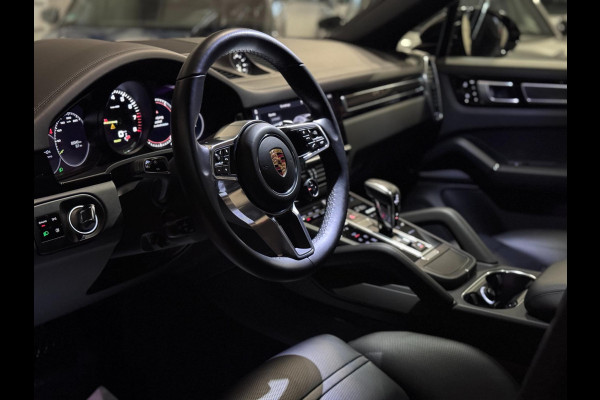 Porsche Cayenne Coupé 3.0 E-Hybrid | ORG. NL | SPORT DESIGN | PANO | TREKHAAK | HUD | SPORT CHRONO | LUCHTVERING