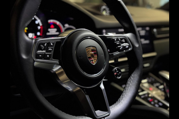 Porsche Cayenne Coupé 3.0 E-Hybrid | ORG. NL | SPORT DESIGN | PANO | TREKHAAK | HUD | SPORT CHRONO | LUCHTVERING