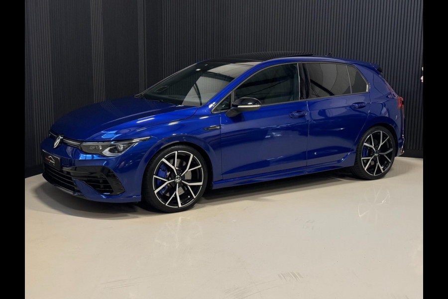 Volkswagen Golf 2.0 TSI R 4Motion | AKRAPOVIC | PANO | HUD