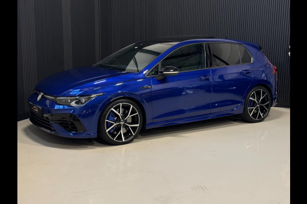 Volkswagen Golf 2.0 TSI R 4Motion | AKRAPOVIC | PANO | HUD