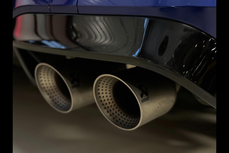 Volkswagen Golf 2.0 TSI R 4Motion | AKRAPOVIC | PANO | HUD