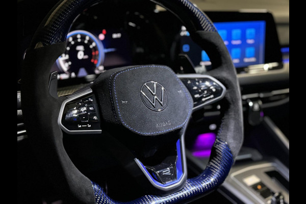 Volkswagen Golf 2.0 TSI R 4Motion | AKRAPOVIC | PANO | HUD